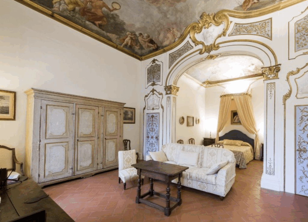 Villa raffaelo vasari corridor
